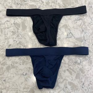 Athletic pouch thongs